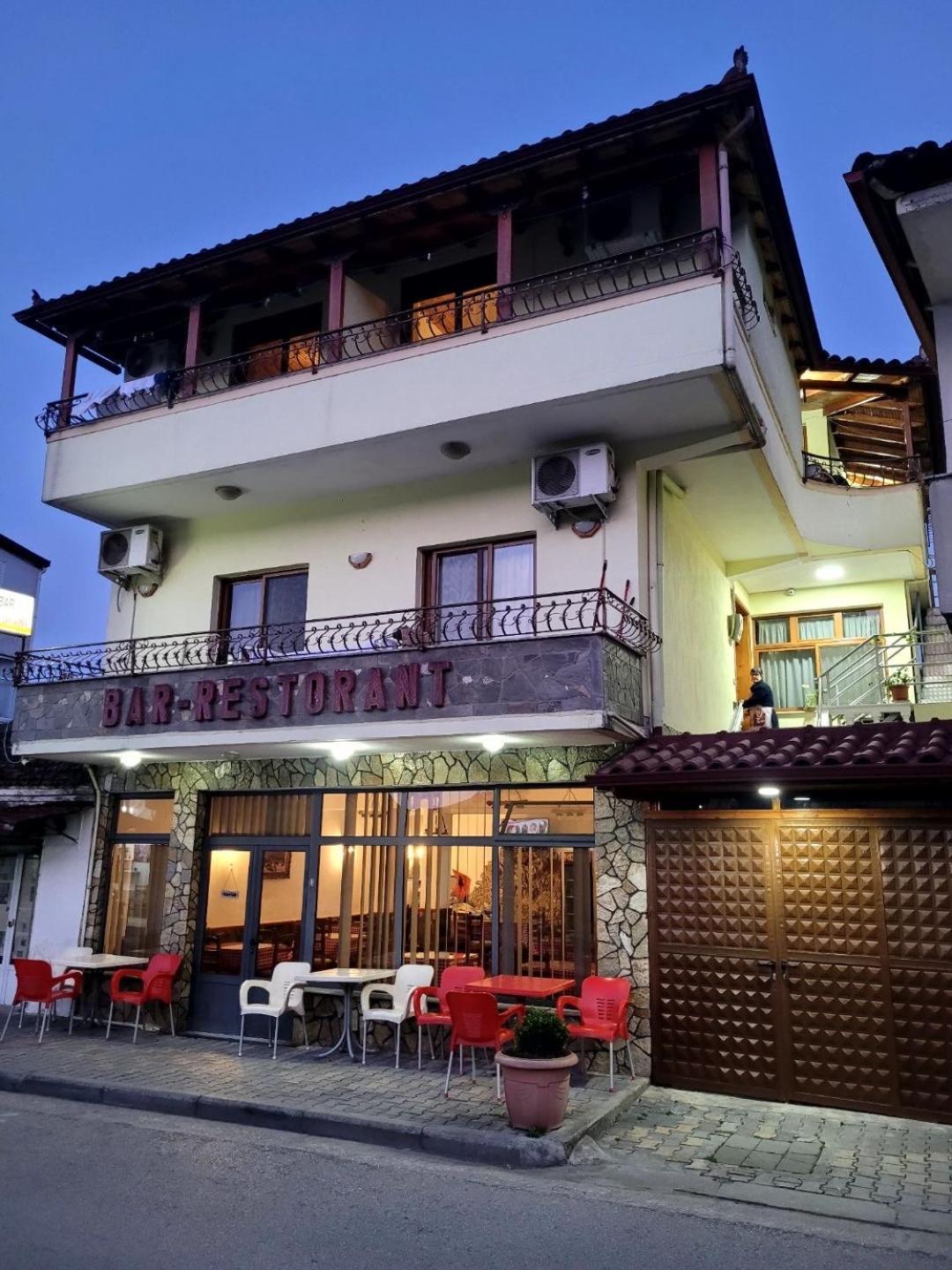 Nako Guest House bar&restaurants Përmet Extérieur photo